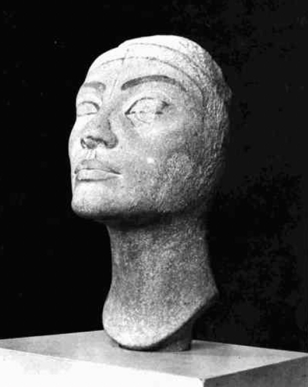 Незаконченная скульптура головы царицы Нефертити