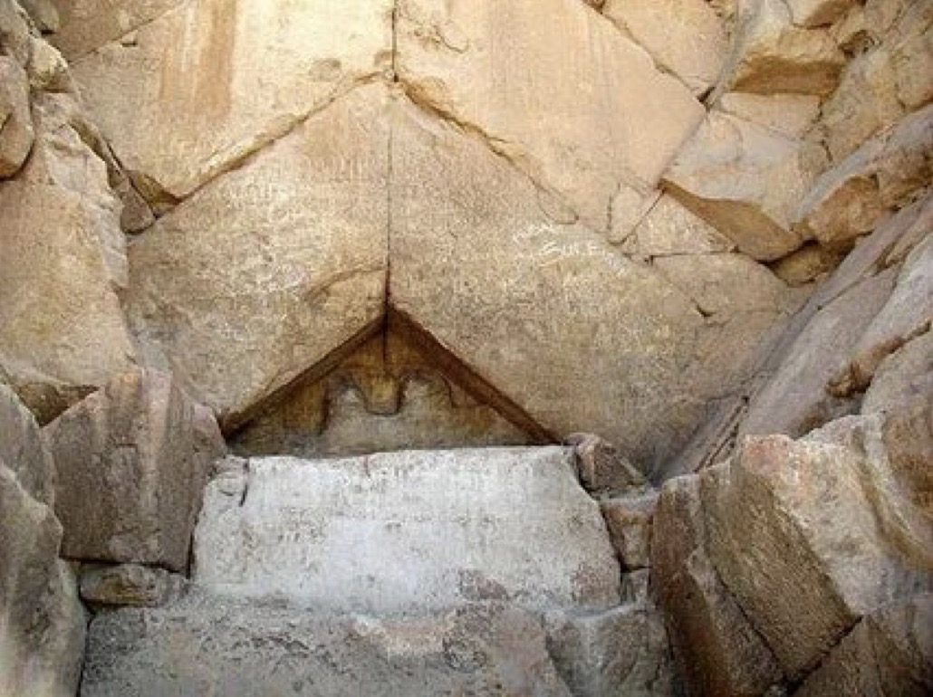 Вход в пирамиду Хеопса
