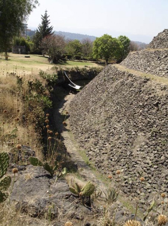 Нижняя часть «пирамиды» Куикуилько