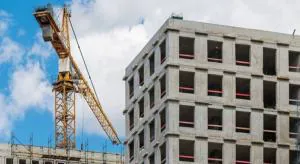 Стройка замедлилась к декабрю