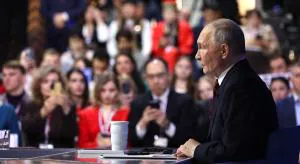 Владимир Путин в ходе прямой линии