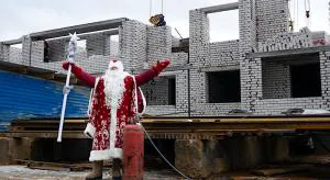 Чем порадуют строители Дедушку Мороза