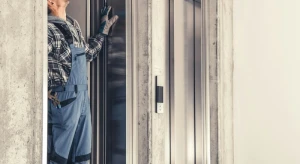 Госдума отложила вступление правил по лифтам