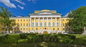 Дом Луниных (ныне музей Востока)