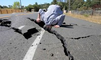 Строители против «Повелителя землетрясений»