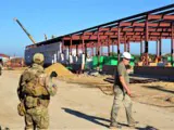 Строители и война