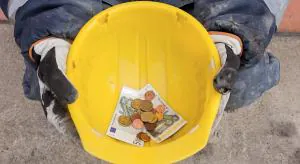 А долги-то по зарплатам растут…