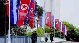 И мост через реку Туманная