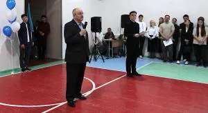 Валерий Мозолевский поздравляет