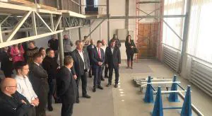 Лифтовики куют кадры