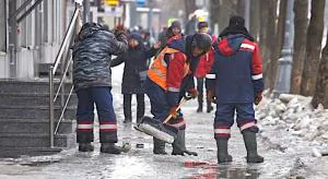 На дорогах Сахалина лёд тронулся